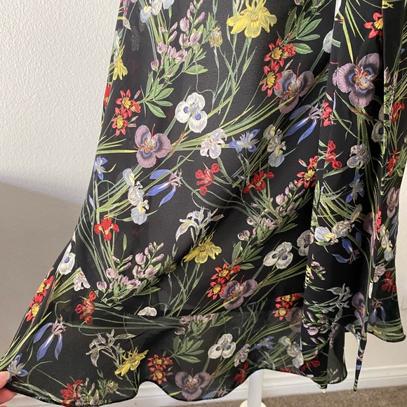 Max Studio Floral Tropical Tie Front Sleeveless Ruffle Blouse - Picture 9 of 15